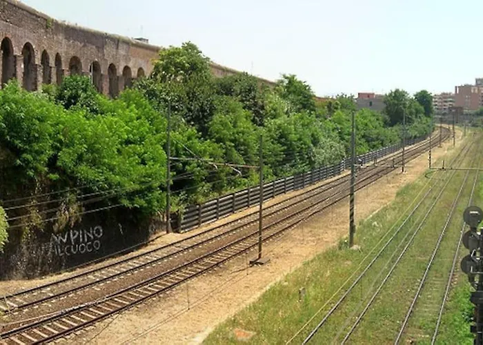 Two-room Apt. Under The Aqueduct's Arch In Pigneto * Rome